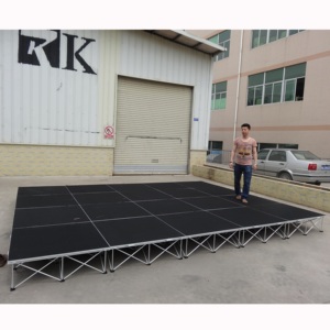 Escenario portátil de aluminio para eventos al aire libre usado - Product Image 3