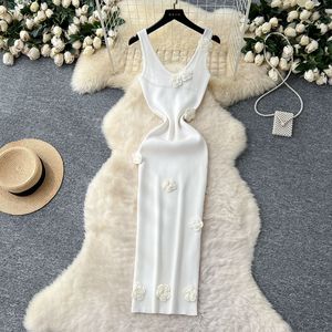 เดรสไหมพรมรัดรูปทรงวีคอ แขนกุด ลายดอกไม้ 3 มิติ สำหรับผู้หญิง - เสื้อผ้าแฟชั่นผู้หญิง - Product Image 5