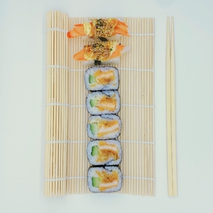 Gadget de cuisine non électrique <span class=keywords><strong>pour</strong></span> rouleaux de <span class=keywords><strong>sushi</strong></span> faits <span class=keywords><strong>maison</strong></span>, <span class=keywords><strong>kit</strong></span> de tapis à rouler les sushis en bambou avec cuillère à riz - Product Image 2