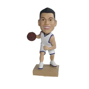 Personalizada resina artesanía estatuilla baloncesto super estrella Bobble Head figura resina Oem estatua BobbleHead proveedores al por mayor recuerdos