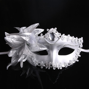 Nuova Maschera di Alta Gamma per Sfilate di Moda Italiane, Maschera Veneziana con Fiore Laterale - Product Image 4