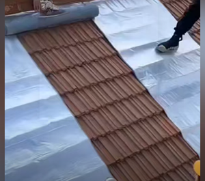 <span class=keywords><strong>Membrane</strong></span> d'étanchéité autocollante en bitume modifié SBS de 2 mm d'épaisseur, garantie de plus de 5 ans, surface en aluminium, respectueuse de l'environnement, anti-UV - Product Image 1