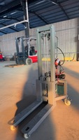 Chariot élévateur électrique, équipement de manutention de boîtes aéronautiques, chargement et déchargement, petite machine de chargement sonore pour scène d'éclairage