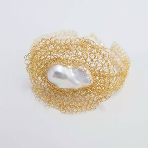 14K Gold Filled Wire Mesh Lace <b>Bracelet</b>, Natural Iridescent Baroque Freshwater Pearl <b>Cuff</b> Suitable For Dating Banquet Occasions - Product Image 4
