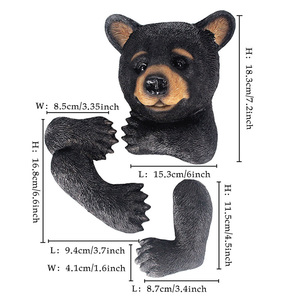 Scultura Pendente Personalizzata in Resina Dipinta a Mano a Forma di Orso Nero Nano, Decorazione alla Moda per Pareti Esterne e Giardini - Product Image 5