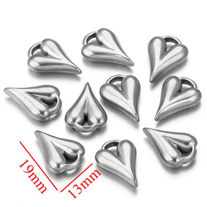 จี้รูปหัวใจทรงยาว |   เหล็กกล้าไร้สนิมเคลือบ PVD 18K สำหรับทำเครื่องประดับ |   ป้องกันการแพ้ กันน้ำ และไม่ซีดจาง - Product Image 6
