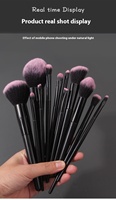 Ensemble de pinceaux de maquillage pour cheveux synthétiques fuchsia noir dégradé 12 pièces avec élégantes poignées en plastique noir pour un usage quotidien professionnel