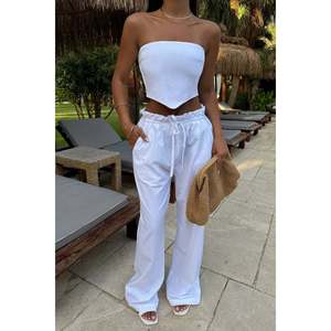 Ensemble short 2 pièces en lin blanc Henri, logo personnalisable, longueur au-dessus du genou, taille XS, vêtements de sortie pour femme - Product Image 4