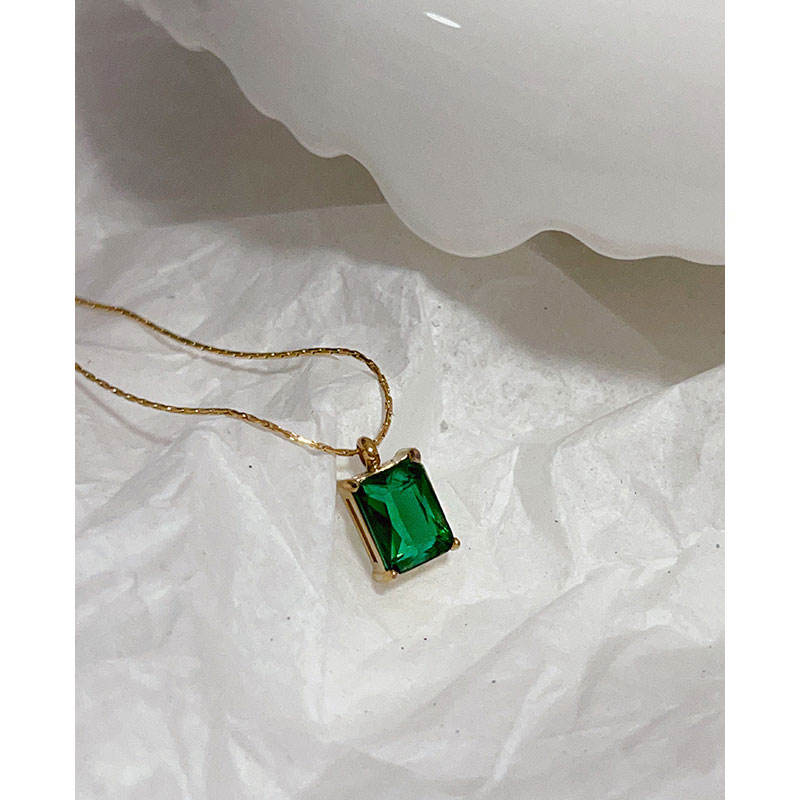 สีเขียว