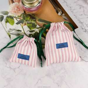 Pochette en coton recyclable personnalisée avec impression de logo personnalisé, emballage écologique et sac de rangement pour cadeaux, fermeture à cordon - Product Image 2