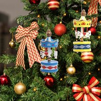 Großhandel Niedliche Holz-Weihnachtsdekoration Mini-Karussell-Anhänger für Weihnachtsbaumschmuck