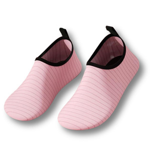 Chaussures de plage en gros à semelle souple pour le printemps et l'été, idéales pour la plongée, le snorkeling, la randonnée aquatique, pour hommes, femmes et adultes, à rayures, séchage rapide - Product Image 4
