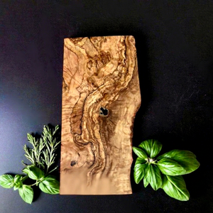 Planche à découper rustique en bois d'acacia faite à la main, durable, rectangulaire, passe au lave-vaisselle, pour la préparation et le service des aliments en cuisine - Product Image 1