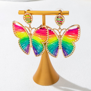 Boucles d'oreilles pendantes tendance en alliage tressé avec papillon et fil coloré pour femme - Product Image 3