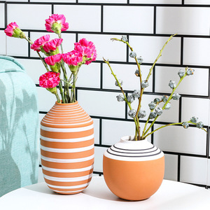 Venta al por mayor nórdico mate decoración del hogar Accesorios florero vintage cerámica terracota arcilla florero cerámica - Product Image 2