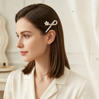 Accessoires capillaires pour filles : Barrettes latérales en alliage ornées de strass et de petites fleurs de perles, pinces à franges et pinces à cheveux pour le front