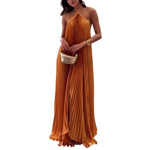 Sitio Independiente para Mujeres Europeas y Americanas: Vestido Largo Sexy con Cuello Halter, Espalda Descubierta, Cintura Alta, Plisado y sin Mangas, Moda Otoñal - Product Image 1