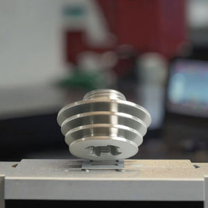 Usinage CNC personnalisé pris en charge des produits en titane pur présentant des fonctionnalités traitées personnalisées telles que le forage et le brochage - Product Image 2