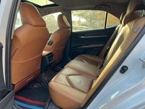 Toyota Camry 2021 2.0G Edizione Lusso 5 Posti, Motore Aspirato, Auto Usata, Guida a Sinistra, Cerchi R17, Dotata di Tetto Apribile - Product Image 4