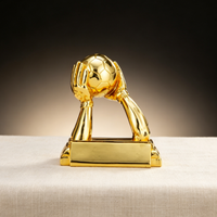 Trophée de football en résine sur mesure fabriqué par le fabricant, idéal pour les événements sportifs et peut servir de souvenir ou de cadeau