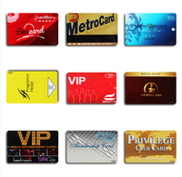 Cartes de fidélité à prix réduit, cartes magnétiques VIP en PVC, cartes-cadeaux avec codes, impression offset couleur 4/4 brillante offerte