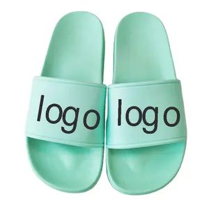 2023 gros usine Logo personnalisé Pvc Pu pantoufles nouvelle couleur avec impression en relief tongs pour société américaine pour dame