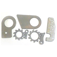 Fabrication sur mesure de tôlerie en acier inoxydable, plaque de contact à ressort pour batterie, composants de quincaillerie personnalisés découpés au laser, composants de terminaison estampés