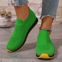 Chaussures en maille noire à semelle en caoutchouc jaune, légères, faciles à enfiler, pour la marche quotidienne et les voyages