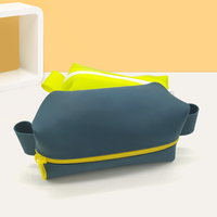 Trousse de maquillage en silicone étanche avec logo personnalisé Trousse de toilette rectangulaire pour femmes Pochette de voyage à fermeture éclair Mignon design fantaisie à la mode