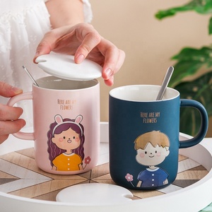 Tazas de <span class=keywords><strong>Café</strong></span> de Cerámica con Dibujos Animados de Niños y Niñas, Taza de Porcelana con Tapa y Cuchara para Regalos de Pareja - Product Image 2