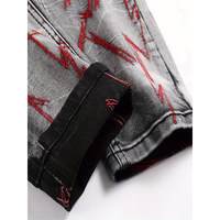 Jeans droits pour hommes en denim extensible, délavé fumé, effet vieilli, avec broderie zigzag rouge, vente en gros, OEM personnalisé