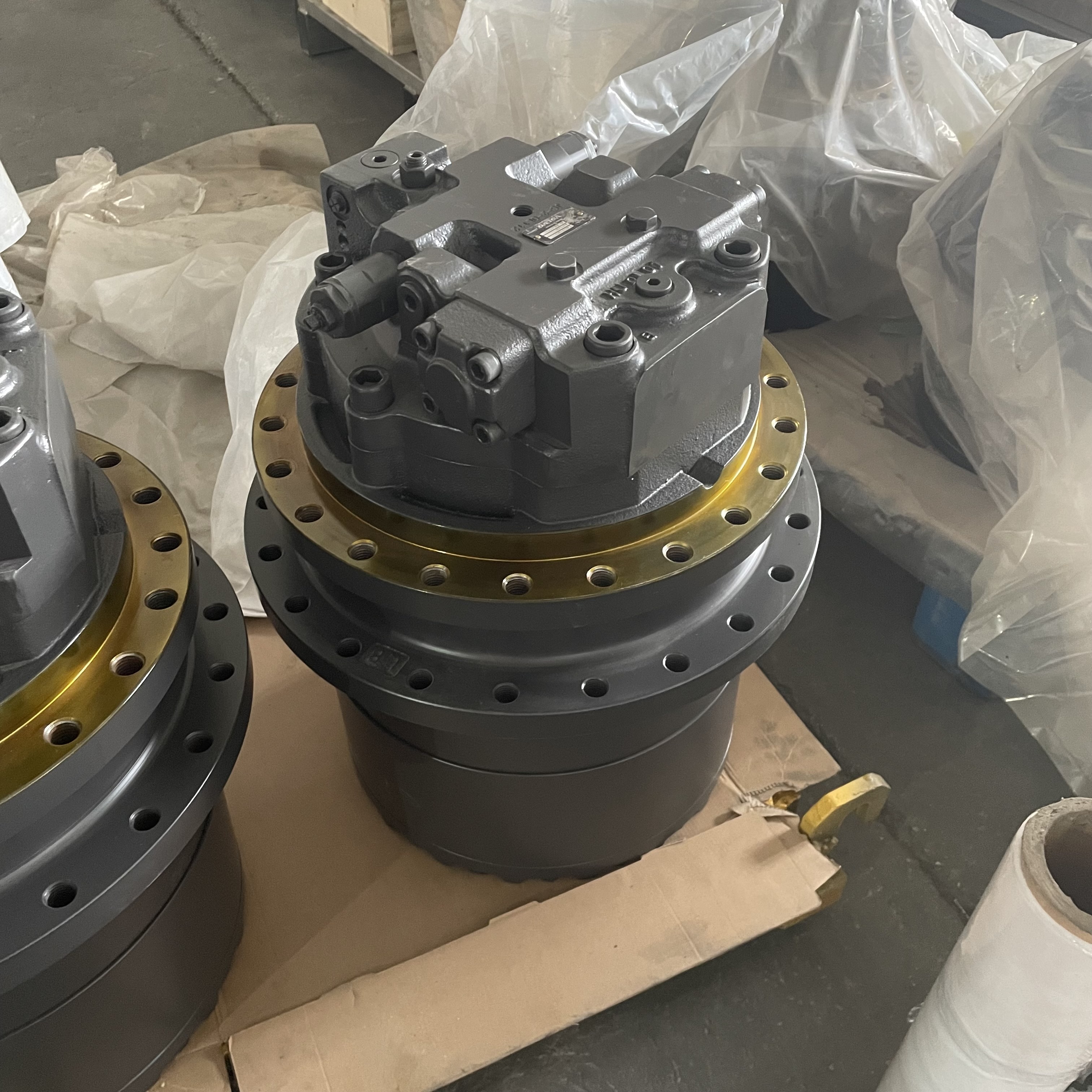 エル@ EC140D EC140E EC120D Slewing Motor VOE14673318 for Volvo