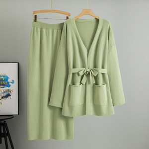 Ensemble pull tricoté et jupe longue pour femme, cardigan ample à col en V, tenue deux pièces respirante pour le printemps, style décontracté - Product Image 4