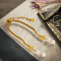 Bracelet tendance pour femme en acier inoxydable plaqué or 18 carats avec breloque cœur imitation perle et fermoir à bascule chaîne cubaine – Idéal pour un anniversaire