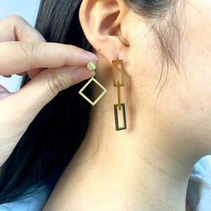 Pendientes Pequeños de Acero Inoxidable con Baño de Oro de 18k, Diseño Simple, Venta al Por Mayor - Product Image 4