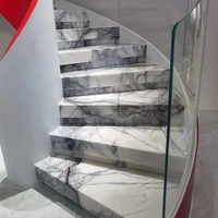 Escalier en colimaçon de luxe en marbre blanc lilas pour maison personnalisée, design d'intérieur pour petits espaces