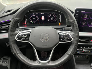 Volkswagen <span class=keywords><strong>Tiguan</strong></span> L <span class=keywords><strong>2022</strong></span>, SUV de 5 Puertas y 5 Plazas, Híbrido Enchufable de Nueva Energía - Product Image 2
