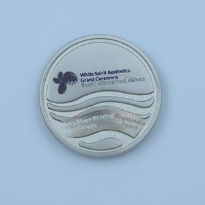 Badge nominatif personnalisé en laiton, motif dessin animé, émaillé, moulé sous pression, avec emballage cadeau pour mariages, anniversaires et remises de diplômes - Product Image 3