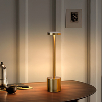 Lampe de table nordique pour chambre à coucher, chevet, bureau, petite lampe de table moderne de luxe pour chambre à coucher, lampe de table décorative avec chargeur