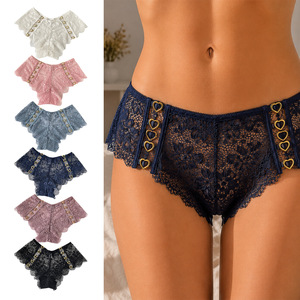 Vente en gros usine : Culotte triangle personnalisée avec boucle latérale en forme de cœur et dentelle, design ajusté pour la silhouette, respirante et douce pour la peau - Product Image 1