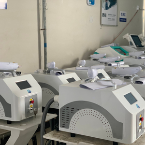 Xách tay ND: Yag Diode Laser tóc và loại bỏ hình xăm máy với da thắt chặt và 1064nm bước sóng cho UK Cắm - Product Image 1