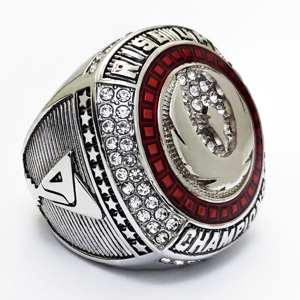 Anillo de Campeonato Personalizado de Fantasía Deportiva, Diseño Noble, Impresión y Corte por Troquelado, Proveedor Chino de Metal Punk Boutique - Product Image 1