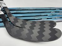 Bâton de hockey sur glace professionnel en fibre de carbone BRT T700, courbure moyenne/basse P28/P29, motifs de lame flexibles personnalisables, ergonomique