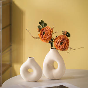 Jarrones de Cerámica Nórdicos Minimalistas Ecológicos con Orificio de Drenaje, Exclusivos para Sala de Estar, Entrada, Mueble de TV, Florero - Product Image 3