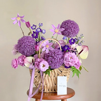 Panier à fleurs demi-lune en rotin tressé à la main pour arrangements floraux de vacances, bouquets et compositions florales