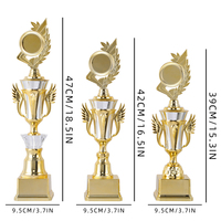 Trophées, médailles et plaques de récompense au design classique, multi-usages, pour la gloire des champions, pour les écoles AD09