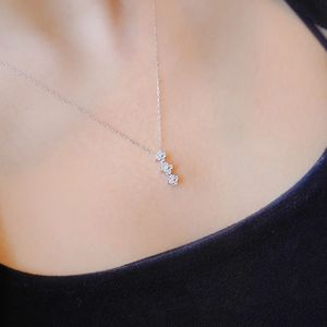 Xinfly Fashion Real 18k Gold Jewelry Friendship Charm Heart Lucky Four <b>Leaf</b> Clover Pendant Diamond Necklace - Product Image 4