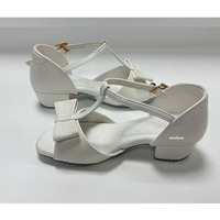 Chaussures de danse latine en cuir PU blanc pour filles, avec bride en T et détails nœud papillon, talons bas de 3,5 cm, semelle en daim, chaussures d'entraînement