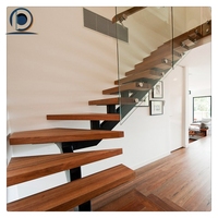 Escalier droit moderne Prima Villa Design avec poutre en acier invisible, marches en bois, garde-corps en verre, taille personnalisée, escalier intérieur