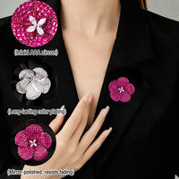 Broche Camélia Entièrement Ornée de Strass, Accessoire Élégant Vintage pour Blazer et Manteau Femme